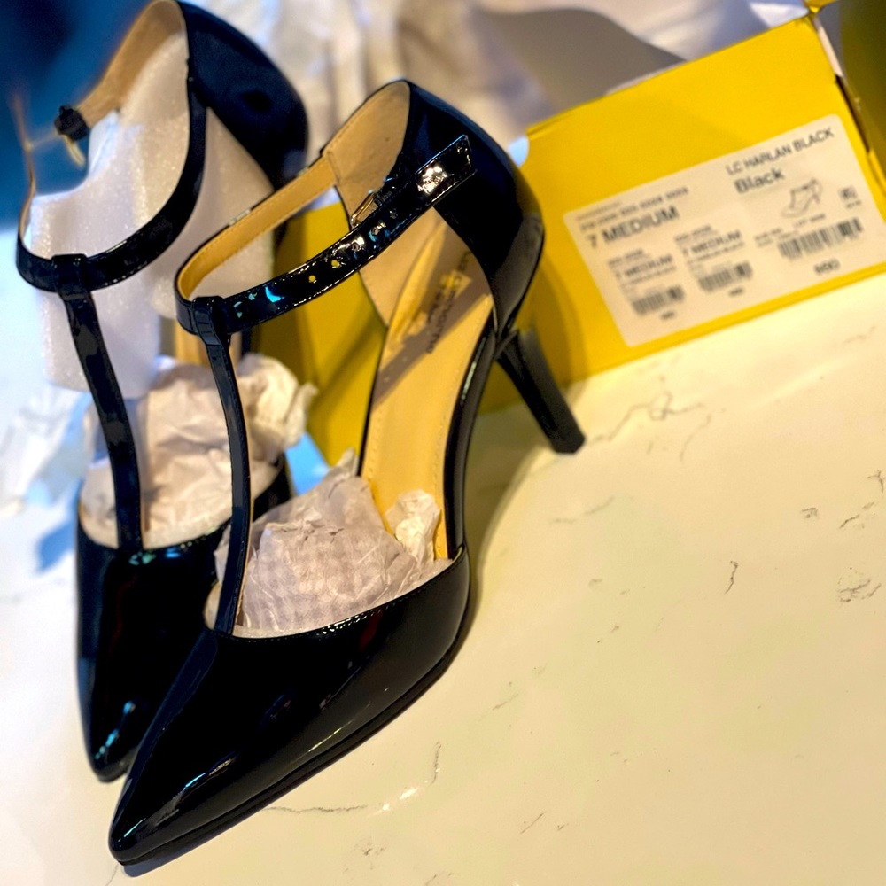 Liz Claiborne flex foam Harlan pumps